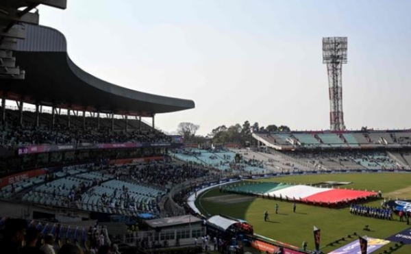 ਟੀ-20 ਵਿਸ਼ਵ ਕੱਪ ਮੈਚ ਦੌਰਾਨ ਸਟੇਡੀਅਮ ਵਿੱਚ ਇਟਲੀ ਆਪਣੇ ਰਾਸ਼ਟਰੀ ਝੰਡੇ ਨਾਲ ਰਾਸ਼ਟਰੀ ਗੀਤ ਦੌਰਾਨ।