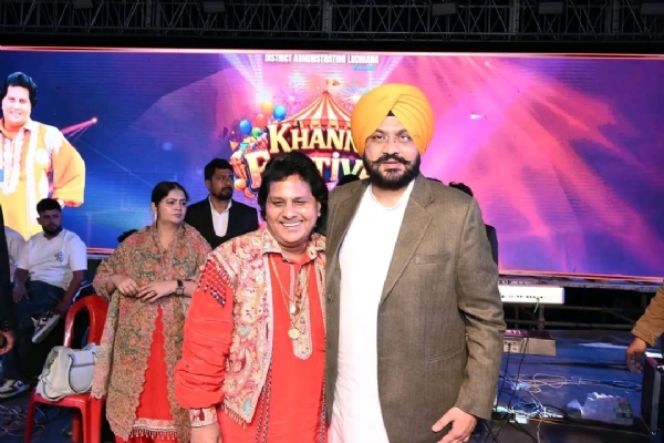 ਸਟਾਰ ਨਾਈਟ ’ਚ ਗਾਇਕ ਲਾਭ ਹੀਰਾ ਨਾਲ ਮੰਤਰੀ ਤਰੁਨਪ੍ਰੀਤ ਸਿੰਘ ਸੌਦ