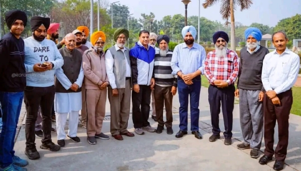 ਆਨੰਦ ਪਾਰਕ ਦੇ ਨਵੀਨੀਕਰਨ ਦਾ ਕੰਮ ਸ਼ੁਰੂ ਕਰਦੇ ਕਰਮਜੀਤ ਸਿੰਘ ਰਿੰਟੂ