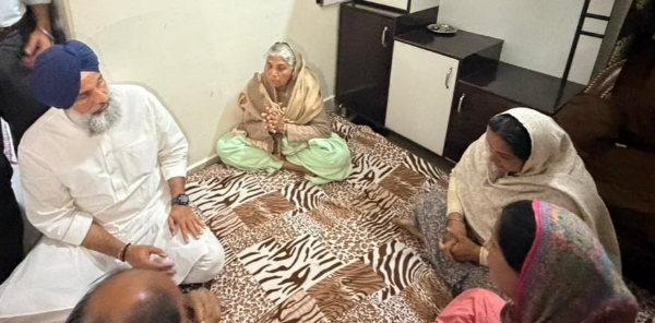 ਪਰਿਵਾਰ ਨਾਲ ਦੁੱਖ ਸਾਂਝਾ ਕਰਦੇ ਬਿਕਰਮ ਮਜੀਠੀਆ