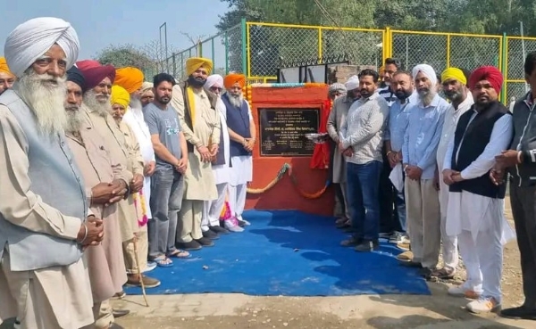 ਵਿਕਾਸ ਕੰਮਾਂ ਦੀ ਸ਼ੁਰੂਆਤ ਕਰਵਾਉਂਦੇ ਵਿਧਾਇਕ ਮਨਵਿੰਦਰ ਸਿੰਘ ਗਿਆਸਪੁਰਾ