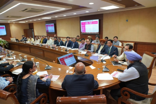 ਬੈਂਕਾਂ ਨਾਲ ਵਿਆਪਕ ਸਮੀਖਿਆ ਮੀਟਿੰਗ ਦੀ ਪ੍ਰਧਾਨਗੀ ਕਰਦੇ ਹਰਪਾਲ ਸਿੰਘ ਚੀਮਾ ਬੈਂਕਾਂ ਨਾਲ ਵਿਆਪਕ ਸਮੀਖਿਆ ਮੀਟਿੰਗ ਦੀ ਪ੍ਰਧਾਨਗੀ ਕਰਦੇ ਹਰਪਾਲ ਸਿੰਘ ਚੀਮਾ