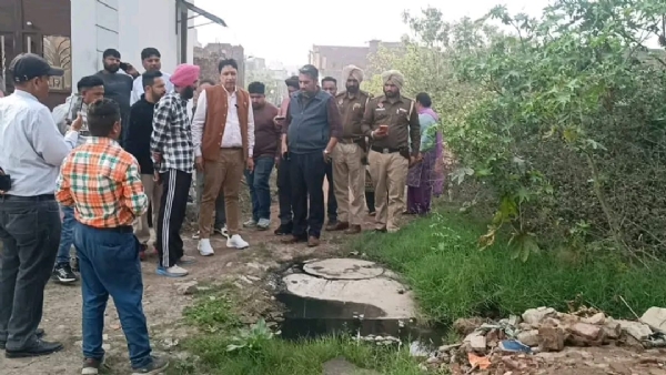 ਲੋਕਾਂ ਦੀਆਂ ਸਮੱਸਿਆਵਾਂ ਸੁਣਦੇ ਵਿਧਾਇਕ ਡਾ. ਗੁਪਤਾ