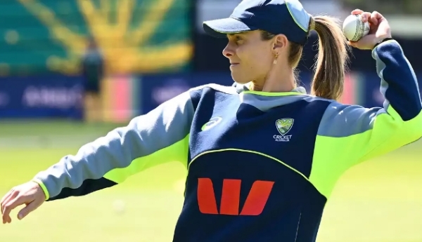 ਆਲਰਾਊਂਡਰ ਸੋਫੀ ਮੋਲੀਨੇਕਸ ਆਲਰਾਊਂਡਰ ਸੋਫੀ ਮੋਲੀਨੇਕਸ