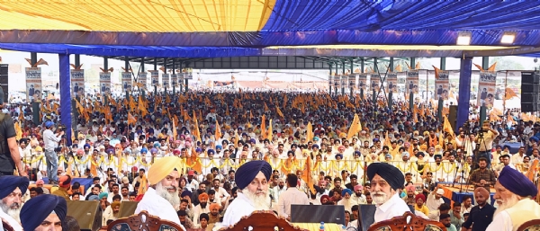 ਰੈਲੀ ’ਚ ਸੁਖਬੀਰ ਸਿੰਘ ਬਾਦਲ, ਹੋਰ ਆਗੂ ਅਤੇ ਹਾਜ਼ਰ ਵਰਕਰ