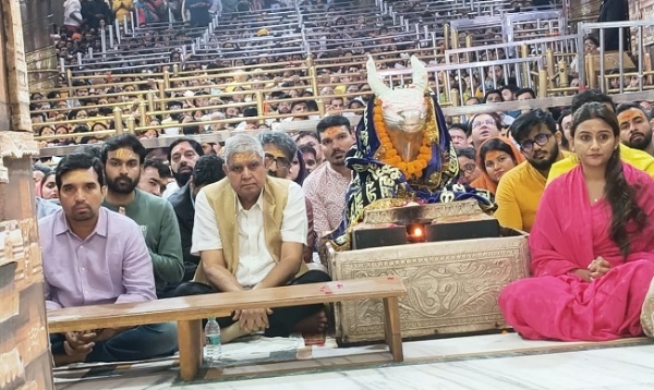 ਮਹਾਕਾਲੇਸ਼ਵਰ ਮੰਦਰ ਵਿੱਚ ਧਨਖੜ