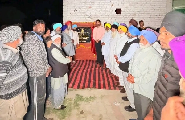 ਲਿੰਕ ਸੜਕ ਦੀ ਸਪੈਸ਼ਲ ਰਿਪੇਅਰ ਦੇ ਕੰਮ ਕਰਵਾਉਣ ਦਾ ਨੀਂਹ ਪੱਥਰ ਸਮੇਂ ਵਿਧਾਇਕ ਸ਼ੈਰੀ ਕਲਸੀ ਲਿੰਕ ਸੜਕ ਦੀ ਸਪੈਸ਼ਲ ਰਿਪੇਅਰ ਦੇ ਕੰਮ ਕਰਵਾਉਣ ਦਾ ਨੀਂਹ ਪੱਥਰ ਸਮੇਂ ਵਿਧਾਇਕ ਸ਼ੈਰੀ ਕਲਸੀ