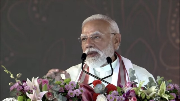 ਪ੍ਰਧਾਨ ਮੰਤਰੀ ਨਰਿੰਦਰ ਮੋਦੀ ਪੁਡੂਚੇਰੀ ਵਿੱਚ ਵਿਕਾਸ ਪ੍ਰੋਜੈਕਟਾਂ ਦੇ ਉਦਘਾਟਨ ਸਮਾਰੋਹ ਦੌਰਾਨ ਜਨਤਕ ਇਕੱਠ ਨੂੰ ਸੰਬੋਧਨ ਕਰਦੇ ਹੋਏ।