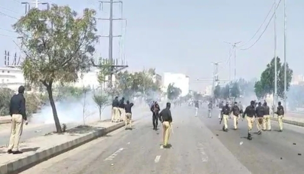 ਪਾਕਿਸਤਾਨ ਵਿੱਚ ਹਿੰਸਾ ਦੌਰਾਨ ਪੁਲਿਸ ਤਾਇਨਾਤ