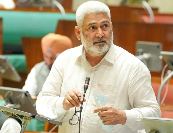 ਜਾਣਕਾਰੀ ਦਿੰਦੇ ਖੁਰਾਕ, ਸਿਵਲ ਸਪਲਾਈ ਅਤੇ ਖਪਤਕਾਰ ਮਾਮਲੇ ਮੰਤਰੀ ਲਾਲ ਚੰਦ ਕਟਾਰੂਚੱਕ