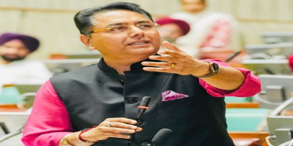 ਅਧੂਰੇ ਵਾਅਦਿਆਂ ‘ਤੇ ਪਰਦਾ ਪਾਉਣ ਲਈ ਕਾਂਗਰਸ ਬਹਿਸ ਤੋਂ ਭੱਜ ਰਹੀ ਹੈ : ਅਮਨ ਅਰੋੜਾ