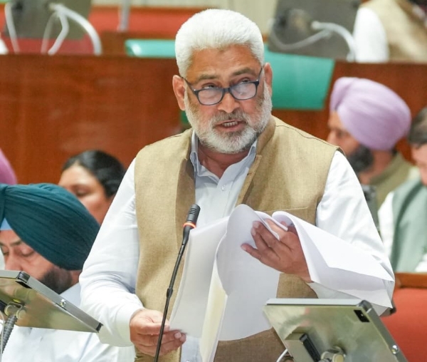 ਮੰਤਰੀ ਲਾਲ ਚੰਦ ਕਟਾਰੂਚੱਕ