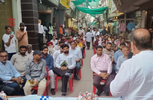 ਵਪਾਰੀਆਂ ਦੀਆਂ ਸਮੱਸਿਆ ਸੁਣਦੇ ਪੰਜਾਬ ਸਟੇਟ ਟ੍ਰੇਡਰਜ਼ ਕਮਿਸ਼ਨ ਦੇ ਨੁਮਾਇੰਦੇ