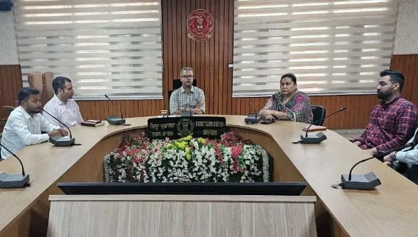 ਮੀਟਿੰਗ ਨੂੰ ਸੰਬੋਧਨ ਕਰਦੇ ਹੋਏ ਡਿਪਟੀ ਕਮਿਸ਼ਨਰ ਰਾਹੁਲ। ਮੀਟਿੰਗ ਨੂੰ ਸੰਬੋਧਨ ਕਰਦੇ ਹੋਏ ਡਿਪਟੀ ਕਮਿਸ਼ਨਰ ਰਾਹੁਲ।