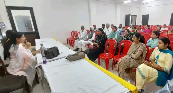 ਬੇਟੀ ਬਚਾਓ ਬੇਟੀ ਪੜਾਓ ਸਕੀਮ ਅਧੀਨ ਬਲਾਕ ਪੱਧਰੀ ਜਾਗਰੂਕਤਾ ਕੈਂਪ ਦਾ ਦ੍ਰਿਸ਼।