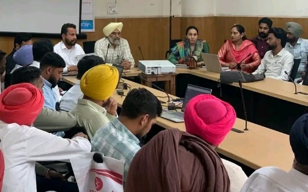 ਟ੍ਰੇਨਿੰਗ ਪ੍ਰੋਗਰਾਮ ਦਾ ਦ੍ਰਿਸ਼। ਟ੍ਰੇਨਿੰਗ ਪ੍ਰੋਗਰਾਮ ਦਾ ਦ੍ਰਿਸ਼।