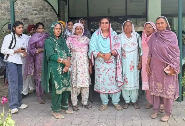 ਸੈਸ਼ਨ ਦੇਖਣ ਉਪਰੰਤ ਪਿੰਡ ਦੀਆਂ ਔਰਤਾਂ