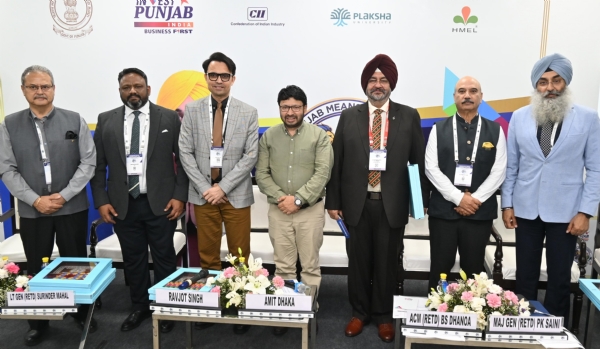 ਏਰੋਸਪੇਸ ਅਤੇ ਰੱਖਿਆ ਬਾਰੇ ਸੈਸ਼ਨ ਦੌਰਾਨ ਪਤਵੰਤਿਆਂ ਨਾਲ ਡਾ. ਰਵਜੋਤ ਸਿੰਘ