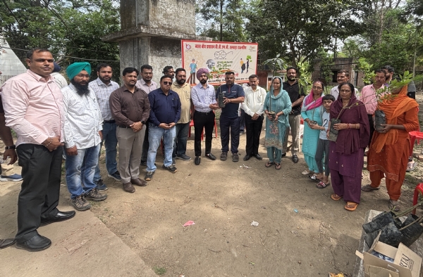 ਬੋਰਡ ਦੇ ਅਧਿਕਾਰੀਆਂ ਅਤੇ ਕਰਮਚਾਰੀਆਂ ਵੱਲੋਂ ਪਿੰਡ ਵਾਸੀਆਂ ਨੂੰ ਸਾਫ਼-ਸੁਥਰਾ ਵਾਤਾਵਰਣ ਬਣਾਈ ਰੱਖਣ ਲਈ ਪ੍ਰੇਰਿਤ ਕੀਤਾ ਗਿਆ