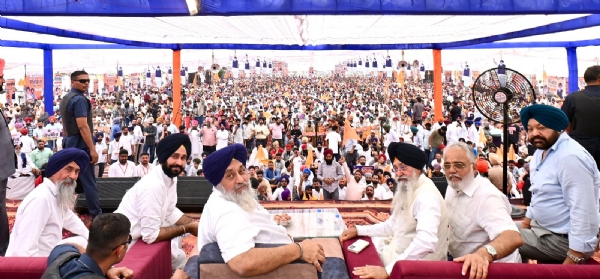 ਪੰਜਾਬ ਬਚਾਓ ਯਾਤਰਾ ਤਹਿਤ ਸਾਹਨੇਵਾਲ ਵਿਖੇ ਸਮਾਗਮ ਦੌਰਾਨ ਸੁਖਬੀਰ ਸਿੰਘ ਬਾਦਲ ਅਤੇ ਹੋਰ ਆਗੂ।