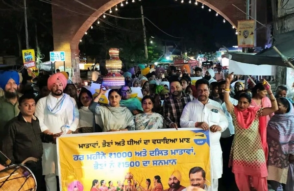 ਜਾਗੋ ਕੱਢਦੀਆਂ ਮਹਿਲਾਵਾਂ ਦੇ ਨਾਲ ਵਿਧਾਇਕ ਗੁਰਦੇਵ ਸਿੰਘ ਦੇਵ ਮਾਨ