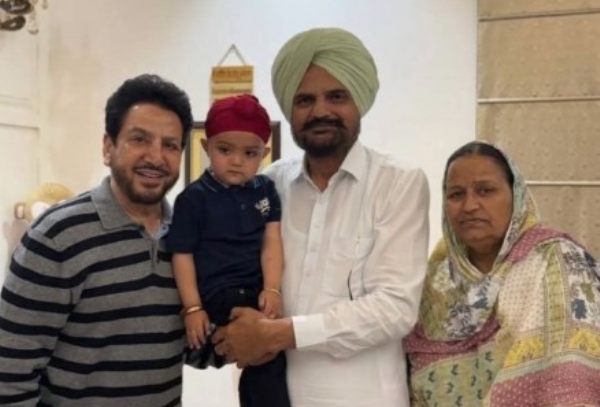 ਸਿੱਧੂ ਮੂਸੇਵਾਲਾ ਦੇ ਪਰਿਵਾਰ ਨਾਲ ਗੁਰਦਾਸ ਮਾਨ