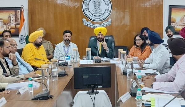 ਅਧਿਕਾਰੀਆਂ ਨੂੰ ਸੰਬੋਧਨ ਕਰਦੇ ਹੋਏ ਪੰਜਾਬ ਸਟੇਟ ਅਤੇ ਚੰਡੀਗੜ੍ਹ ਮਨੁੱਖੀ ਅਧਿਕਾਰ ਕਮਿਸ਼ਨ ਦੇ ਮੈਂਬਰ ਪਦਮ ਸ਼੍ਰੀ ਜਿਤੇਂਦਰ ਸਿੰਘ ਸ਼ੰਟੀ