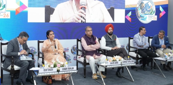 ਸੈਸ਼ਨ ਦੌਰਾਨ ਮੰਤਰੀ ਸੰਜੀਵ ਅਰੋੜਾ ਅਤੇ ਹੋਰ ਉਦਯੋਗਿਕ ਆਗੂ