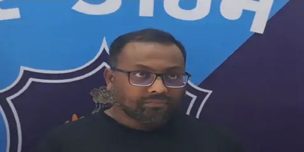 150 ਕਰੋੜ ਦੇ ਸਾਈਬਰ ਘੁਟਾਲੇ ਦਾ ਮਾਸਟਰਮਾਈਂਡ ਸੂਰਤ ਹਵਾਈ ਅੱਡੇ ਤੋਂ ਗ੍ਰਿਫ਼ਤਾਰ