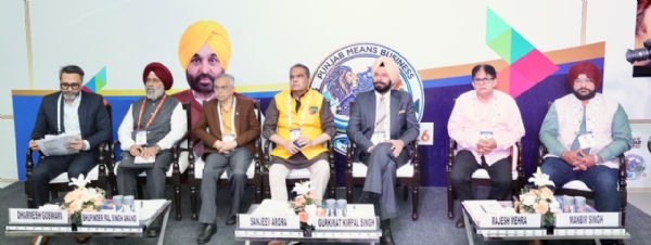 ਐਮਐਸਐਮਈਜ਼ ਸੈਸ਼ਨ ਦੌਰਾਨ ਮੰਤਰੀ ਸੰਜੀਵ ਅਰੋੜਾ ਅਤੇ ਹੋਰ ਪਤਵੰਤੇ।