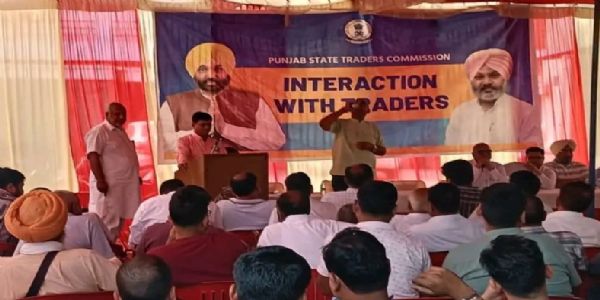 ਚੇਅਰਮੈਨ ਵੱਲੋਂ ਸੁਣੀਆਂ ਗਈਆਂ ਵਪਾਰੀਆਂ ਦੀਆਂ ਸਮੱਸਿਆਵਾਂ