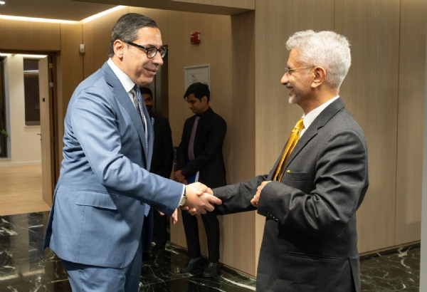 ਇਹ ਫੋਟੋ ਭਾਰਤੀ ਵਿਦੇਸ਼ ਮੰਤਰੀ ਡਾ. ਜੈਸ਼ੰਕਰ ਦੇ ਐਕਸ ਹੈਂਡਲ ਤੋਂ ਲਈ ਗਈ ਹੈ। ਫੋਟੋ ਵਿੱਚ ਸਾਈਪ੍ਰਸ ਦੇ ਵਿਦੇਸ਼ ਮੰਤਰੀ ਕਾਂਸਟੈਂਟੀਨੋਸ ਕੋਮਬੋਸ ਅਤੇ ਜੈਸ਼ੰਕਰ ਦਿਖਾਈ ਦੇ ਰਹੇ ਹਨ।