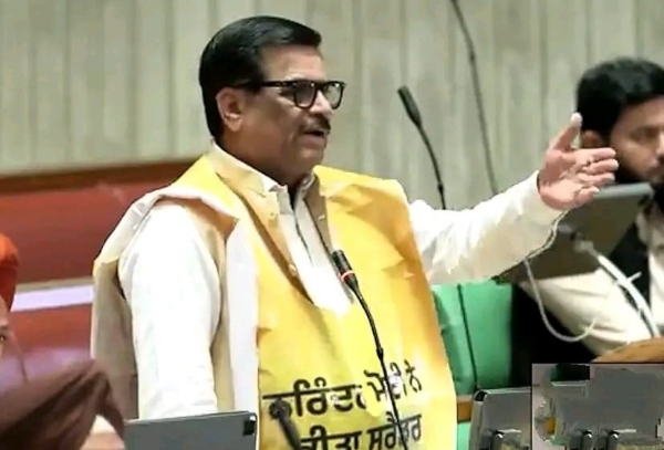 ਵਿਧਾਨ ਸਭਾ ’ਚ ਬੋਲਦੇ ਹੋਏ ਉੱਤਰੀ ਵਿਧਾਨ ਸਭਾ ਤੋਂ ਵਿਧਾਇਕ ਚੌਧਰੀ ਮਦਨ ਲਾਲ ਬੱਗਾ।