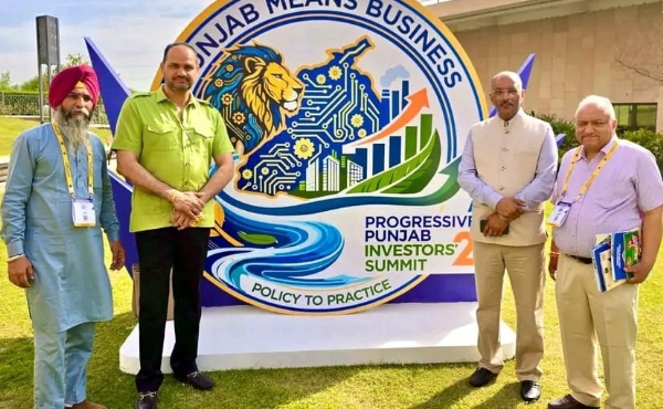 ਗੱਲਬਾਤ ਕਰਦੇ ਪੰਜਾਬ ਲਘੂ ਉਦਯੋਗ ਕਾਰਪੋਰੇਸ਼ਨ ਦੇ ਵਾਈਸ ਚੇਅਰਮੈਨ ਅਤੇ ਅੰਮ੍ਰਿਤਸਰ ਲੋਕ ਸਭਾ ਇੰਚਾਰਜ ਜਸਕਰਨ ਸਿੰਘ ਬੰਦੇਸ਼ਾ