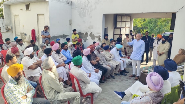 ਪੰਜਾਬ ਬਚਾਓ ਯਾਤਰਾ ਦੇ ਸਬੰਧ ਵਿੱਚ ਪਿੰਡ ’ਚ ਜਨਤਕ ਮੀਟਿੰਗ ਦੌਰਾਨ ਅਰਵਿੰਦ ਖੰਨਾ