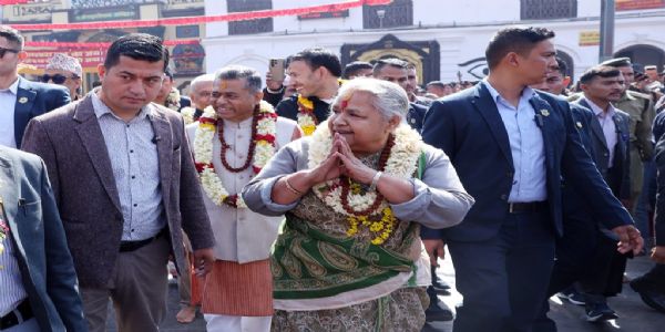 ਨੇਪਾਲ ਦੀ ਅੰਤਰਿਮ ਪ੍ਰਧਾਨ ਮੰਤਰੀ ਨੇ ਪਸ਼ੂਪਤੀਨਾਥ ਮੰਦਿਰ ਵਿੱਚ ਕੀਤਾ ਰੁਦਰਾਭਿਸ਼ੇਕ