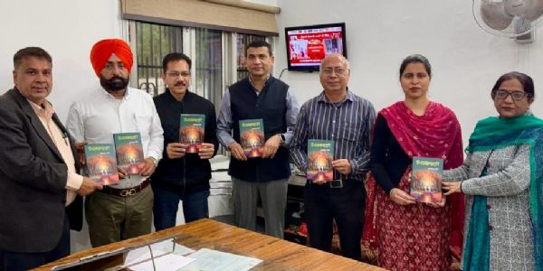 ਐੱਸ.ਐੱਲ ਬਾਵਾ ਡੀ.ਏ.ਵੀ. ਕਾਲਜ ਬਟਾਲਾ ਵਿਖੇ ਗੁਰਭਜਨ ਗਿੱਲ ਦੀ ਗ਼ਜ਼ਲ -ਪੁਸਤਕ ‘ਮਿਰਗਾਵਲੀ’ ਲੋਕ-ਅਰਪਣ