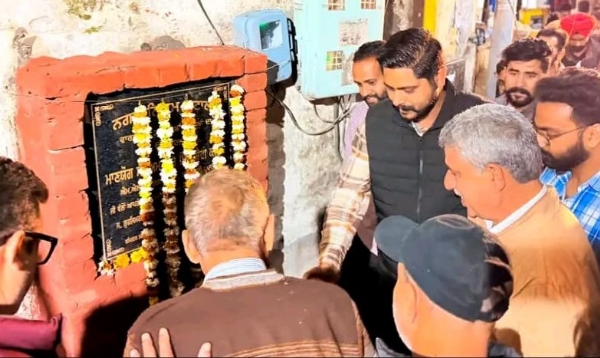 ਵਿਕਾਸ ਕਾਰਜਾਂ ਦੀ ਸ਼ੁਰੂਆਤ ਕਰਵਾਉਂਦੇ ਵਿਧਾਇਕ ਸ਼ੈਰੀ ਕਲਸੀ