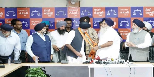 ਸਾਬਕਾ ਸੀਨੀਅਰ ਆਈ.ਏ. ਐਸ ਅਫਸਰ ਕੇ.ਜੇ. ਐਸ ਚੀਮਾ ਅਕਾਲੀ ਦਲ ਵਿਚ ਹੋਏ ਸ਼ਾਮਲ