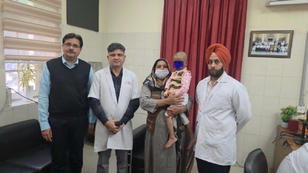 ਜਾਣਕਾਰੀ ਦਿੰਦੇ ਵਿਭਾਗ ਦੇ ਡਾਕਟਰ ਜਾਣਕਾਰੀ ਦਿੰਦੇ ਵਿਭਾਗ ਦੇ ਡਾਕਟਰ