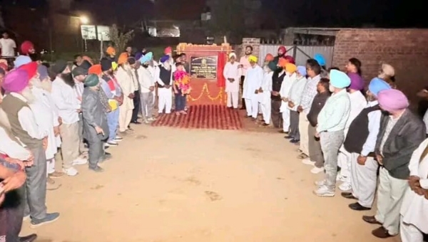 ਵਿਕਾਸ ਕਾਰਜਾਂ ਦੀ ਸ਼ੁਰੂਆਤ ਕਰਵਾਉਂਦੇ ਵਿਧਾਇਕ ਸ਼ੈਰੀ ਕਲਸੀ ਅਤੇ ਹੋਰ