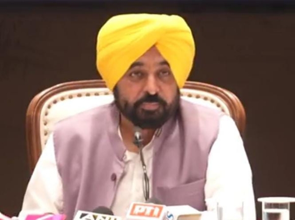 ਮੀਡੀਆ ਨਾਲ ਗੱਲਬਾਤ ਕਰਦੇ ਮੁੱਖ ਮੰਤਰੀ ਭਗਵੰਤ ਮਾਨ।