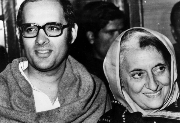ਇੰਦਰਾ ਗਾਂਧੀ ਅਤੇ ਉਨ੍ਹਾਂ ਦੇ ਪੁੱਤਰ ਸੰਜੇ ਗਾਂਧੀ ਨੂੰ ਅਕਸਰ ਐਮਰਜੈਂਸੀ ਲਗਾਉਣ ਲਈ ਜ਼ਿੰਮੇਵਾਰ ਠਹਿਰਾਇਆ ਜਾਂਦਾ ਹੈ। ਫੋਟੋ: ਇੰਟਰਨੈੱਟ ਮੀਡੀਆ