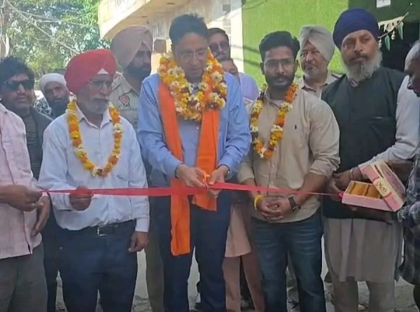 ਵਿਕਾਸ ਕਾਰਜਾਂ ਦਾ ਉਦਘਾਟਨ ਕਰਦੇ ਵਿਧਾਇਕ ਡਾ. ਅਜੇ ਗੁਪਤਾ