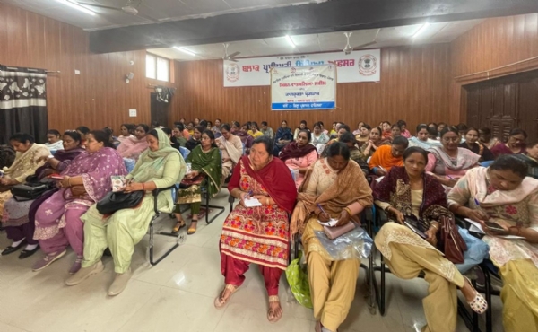 ਜ਼ਿਲ੍ਹਾ ਬਾਲ ਸੁਰੱਖਿਆ ਦਫਤਰ ਵੱਲੋਂ ਬਲਾਕ ਜਲਾਲਾਬਾਦ ਵਿਖੇ ਜਾਗਰੂਕਤਾ ਪ੍ਰੋਗਰਾਮ ਦਾ ਆਯੋਜਨ ਜ਼ਿਲ੍ਹਾ ਬਾਲ ਸੁਰੱਖਿਆ ਦਫਤਰ ਵੱਲੋਂ ਬਲਾਕ ਜਲਾਲਾਬਾਦ ਵਿਖੇ ਜਾਗਰੂਕਤਾ ਪ੍ਰੋਗਰਾਮ ਦਾ ਆਯੋਜਨ