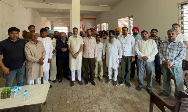 ਪੰਜਾਬ ਬਚਾਓ ਯਾਤਰਾ ਸਬੰਧੀ ਪਿੰਡ ਘੋਲੂਮਾਜਰਾ ਵਿੱਚ ਜਨਤਕ ਮੀਟਿੰਗ ਦੌਰਾਨ ਸਾਬਕਾ ਵਿਧਾਇਕ ਐਨ. ਕੇ. ਸ਼ਰਮਾ