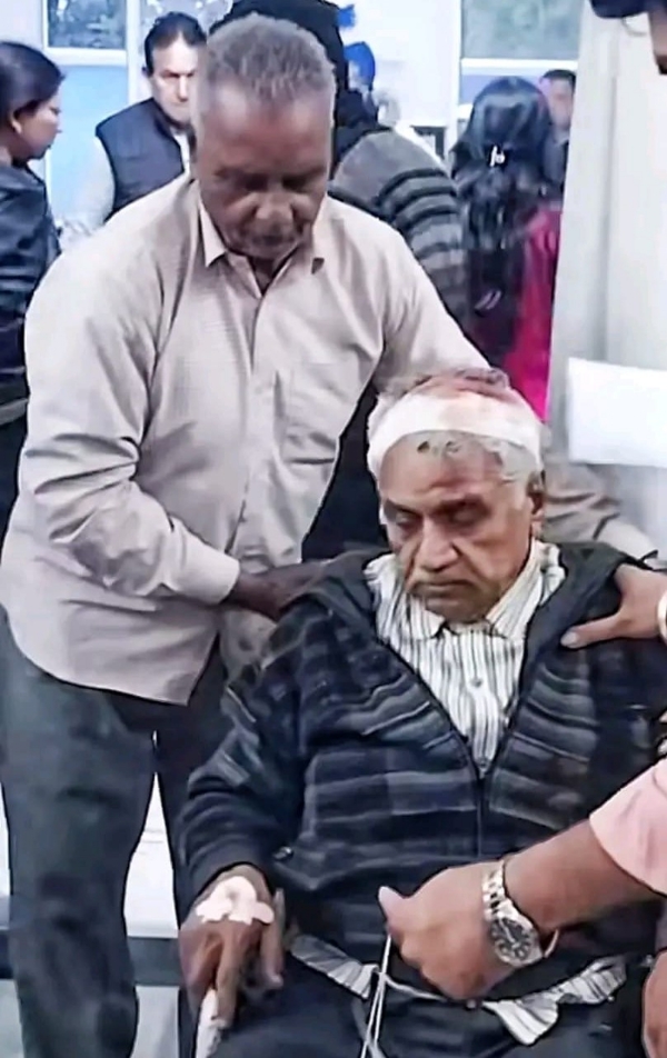 ਹਮਲੇ ’ਚ ਜ਼ਖ਼ਮੀ ਬਜ਼ੁਰਗ ਹਮਲੇ ’ਚ ਜ਼ਖ਼ਮੀ ਬਜ਼ੁਰਗ