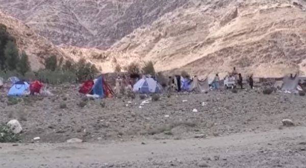 ਵਿਸਥਾਪਿਤ ਲੋਕ ਕੁਨਾਰ ਨਦੀ ਦੇ ਕੰਢੇ ਤੰਬੂਆਂ ਵਿੱਚ ਰਹਿਣ ਲਈ ਮਜਬੂਰ ਹਨ। ਫੋਟੋ: ਇੰਟਰਨੈੱਟ ਮੀਡੀਆ