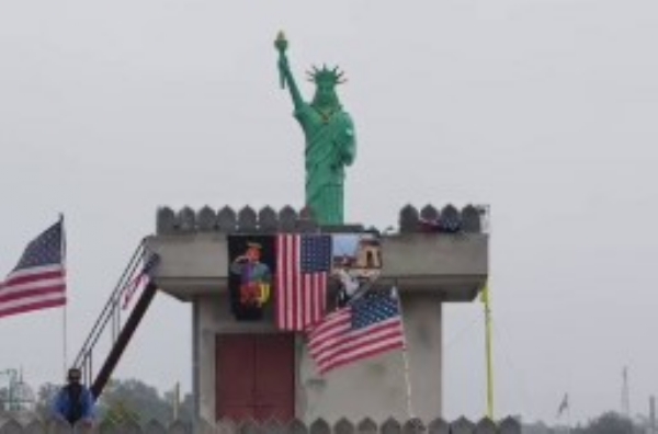 ਜਲੰਧਰ ’ਚ ਐਨਆਰਆਈ ਵੱਲੋਂਂ ਕੋਠੀ ’ਤੇ ਬਣਾਇਆ ਸਟੈਚੂ ਆਫ਼ ਲਿਬਰਟੀ