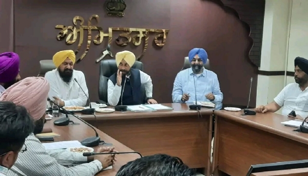 ਅਧਿਕਾਰੀਆਂ ਨਾਲ ਮੀਟਿੰਗ ਕਰਦੇ ਨੈਸ਼ਨਲ ਸਫ਼ਾਈ ਕਰਮਚਾਰੀ ਕਮਿਸ਼ਨ ਦੇ ਵਾਈਸ ਚੇਅਰਮੈਨ ਹਰਦੀਪ ਸਿੰਘ ਗਿੱਲ